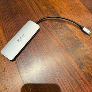 Selore&S-Global USB-C Dual HDMI 9-in-1 Expansion Adapter 4K High Speed Compact